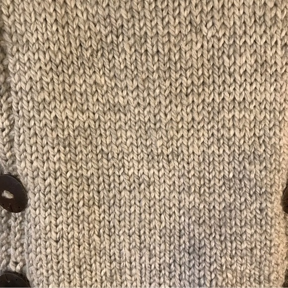 𝅺HAND knit grey sleeveless women’s sweater. Size small. - Picture 3 of 5